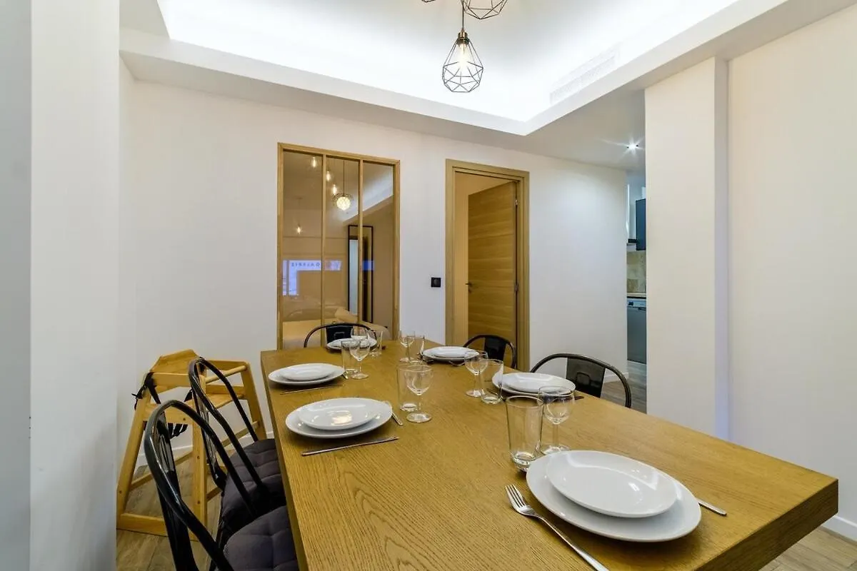 Vivez Antibes ! Logez A 6 Au Centre-Ville Apartment