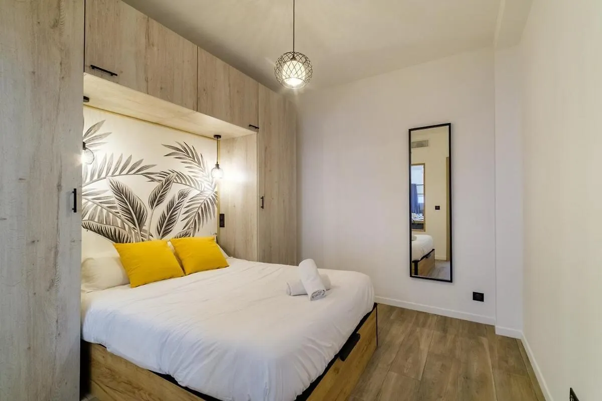 Vivez Antibes ! Logez A 6 Au Centre-Ville 0*,  France